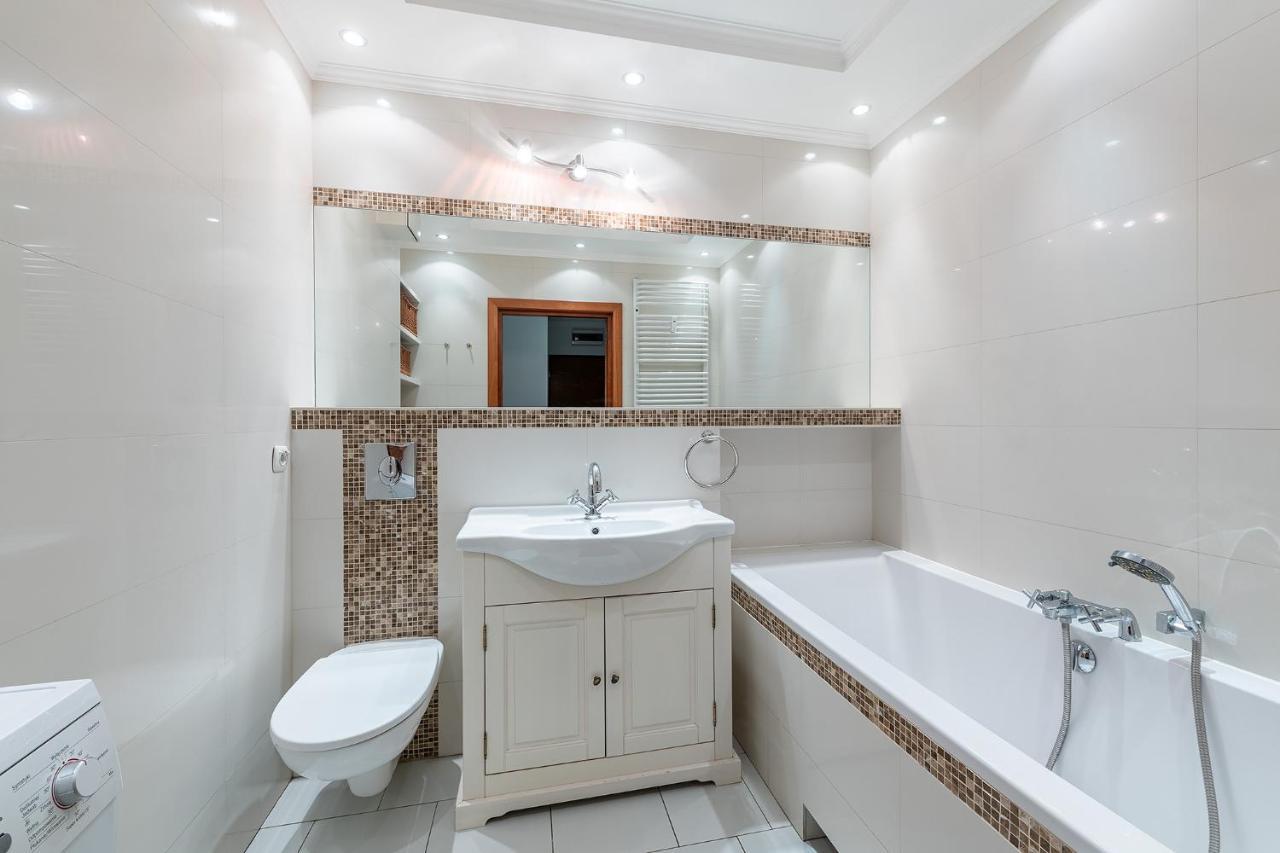 Bukowinska 12 Prywatne Mieszkanie 80M2 Z Dwiema Sypialniami I Balkonem 2X Bezplatne Miejsca Parkingowe Samodzielne Zameldowanie! Private Garage! Self Check-In System! Βαρσοβία Εξωτερικό φωτογραφία