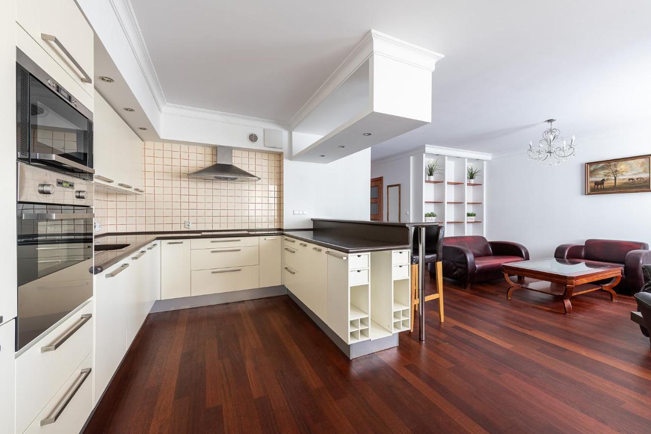 Bukowinska 12 Prywatne Mieszkanie 80M2 Z Dwiema Sypialniami I Balkonem 2X Bezplatne Miejsca Parkingowe Samodzielne Zameldowanie! Private Garage! Self Check-In System! Βαρσοβία Εξωτερικό φωτογραφία